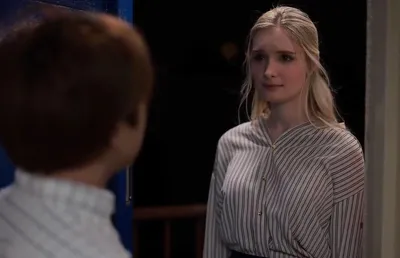 Cô đơn nơi xứ lạ với ông chồng già, cô vợ tây được anh hàng xóm an ủi