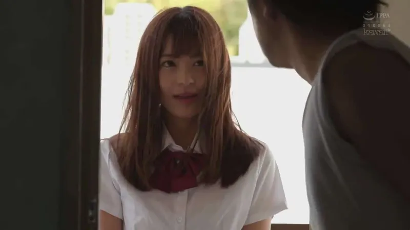 Gã nhà sát bên kinh tóm và cô nữ sinh đáng thương